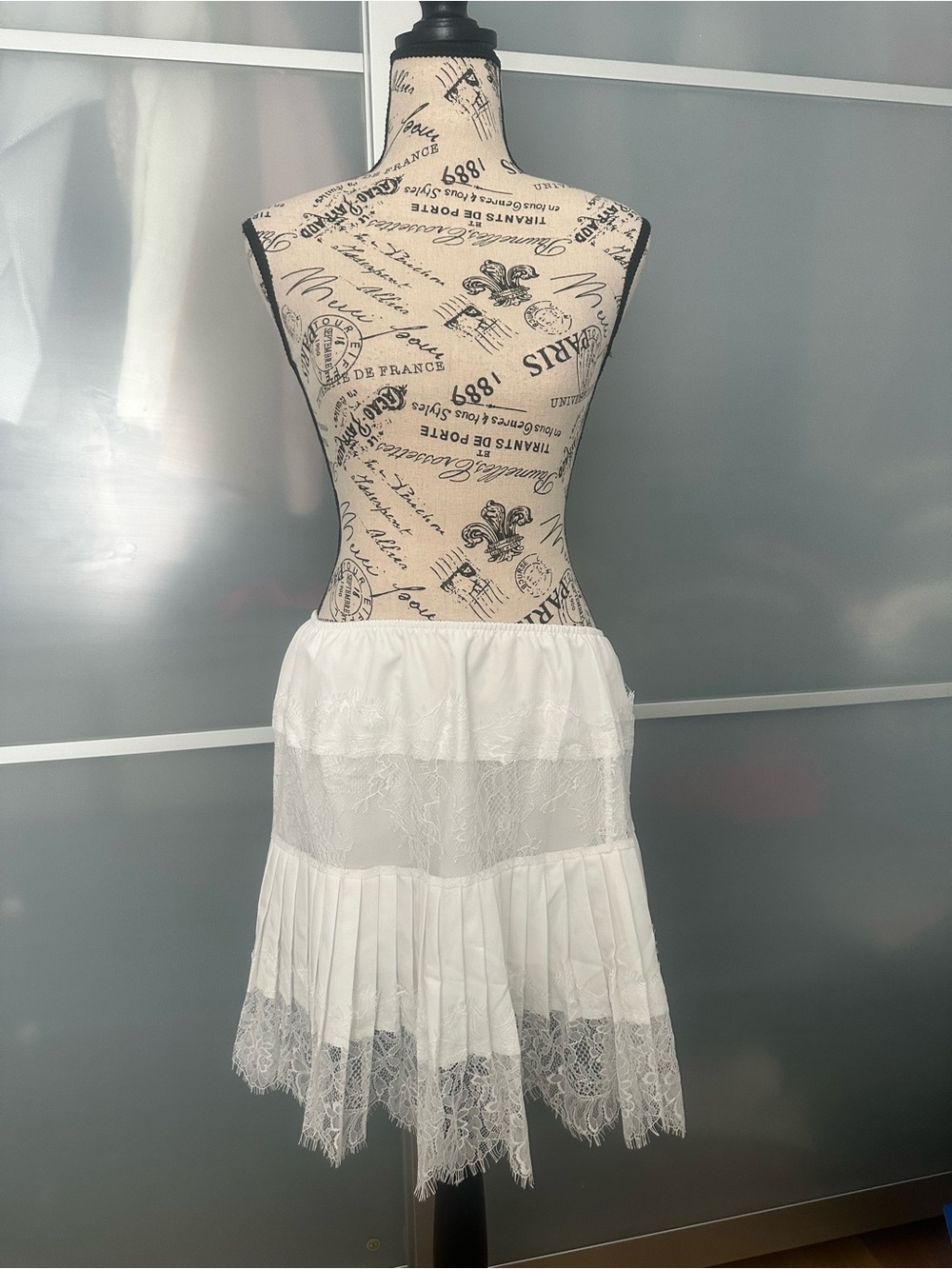 White Lace Trim Mini Skirt